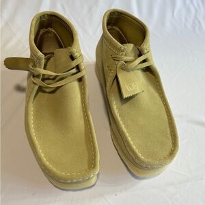 Clarks Wallabee Boot - Mens - 8.5 - Maple Suede